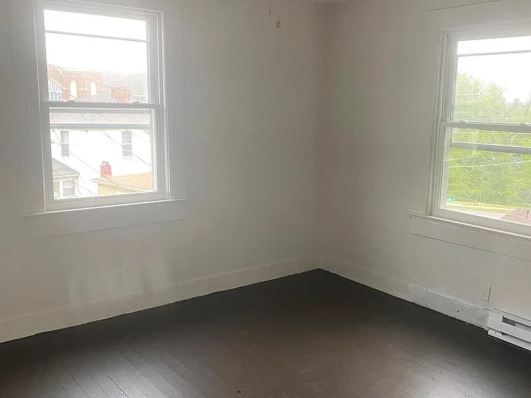717 Temple Ave — Photo 13