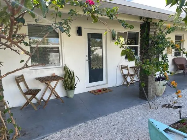 1264 NE 111th St, Miami, FL