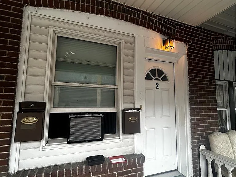 718 1/2 N 10th St #2 — Photo 2