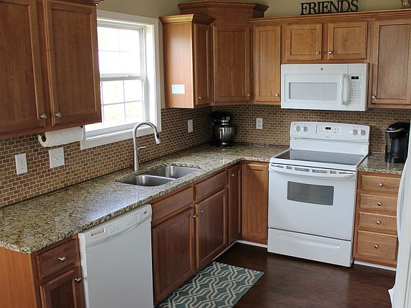 4th image of 109 Cambridge Dr
