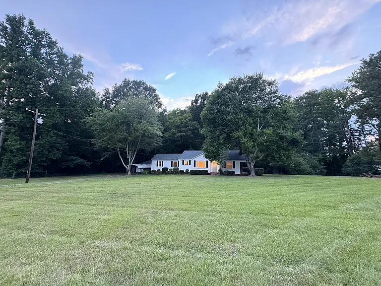 1608 Waxhaw Indian Trail Rd — Photo 28