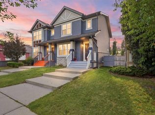 279 E Everstone Dr SW, Calgary, AB T2Y 4V2