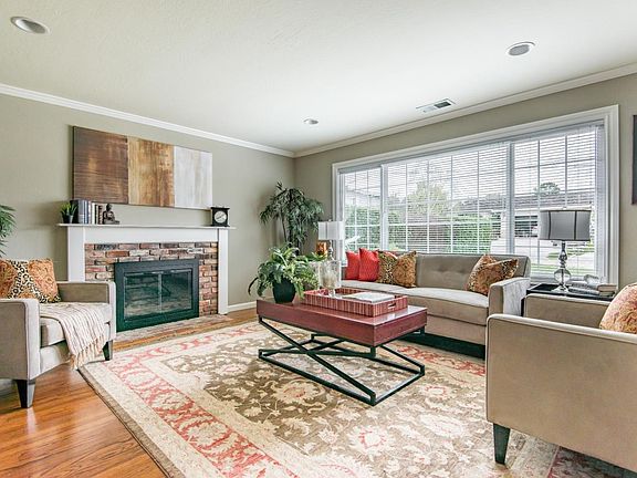 4th image of 3406 Plateau Dr
