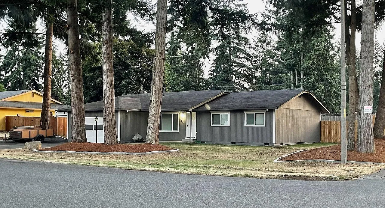 3 bed, 1384 sqft, $2,350 — Photo 1