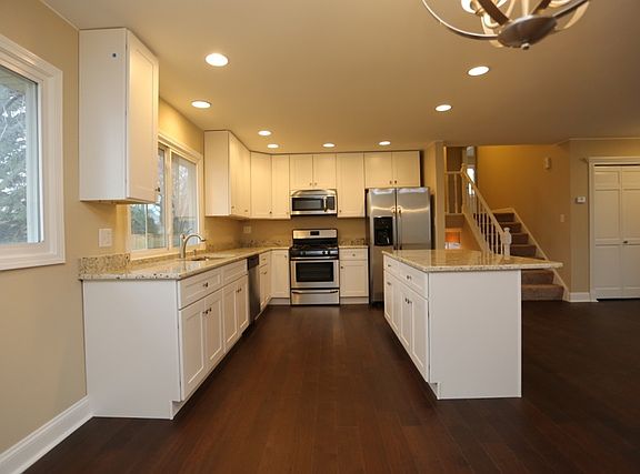 3rd image of 4230 Portage Ln