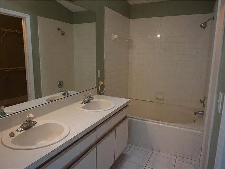 7139 Edgewater Shores Ct — Photo 3