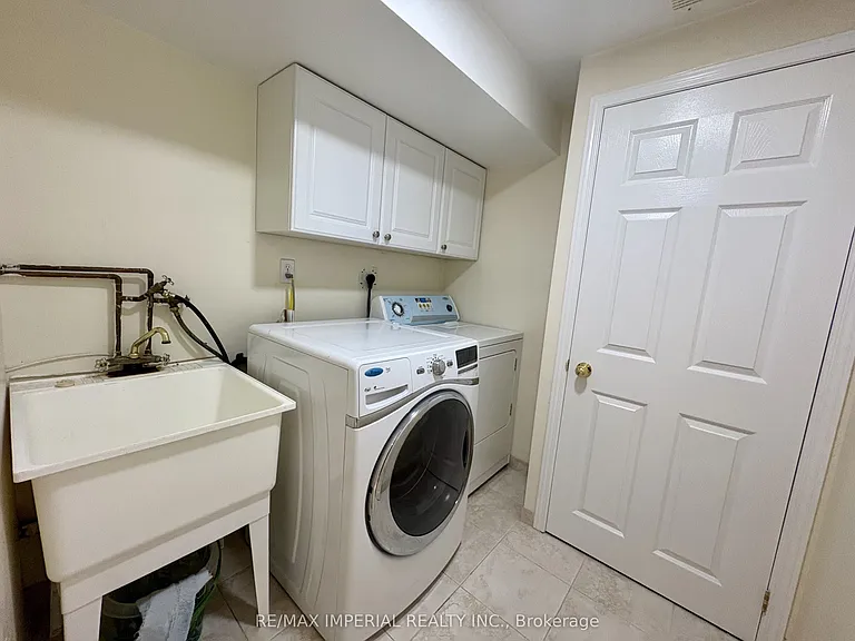 70 Maffey Cres — Photo 18