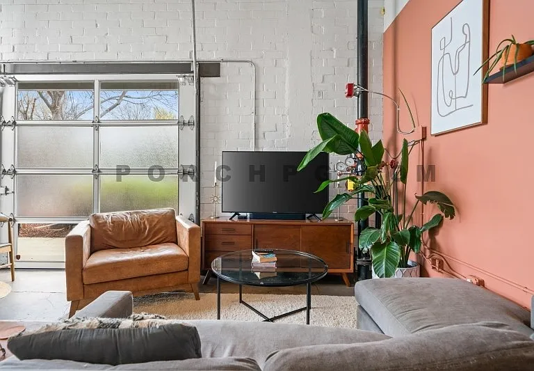 1661 La France St NE #228 — Photo 7