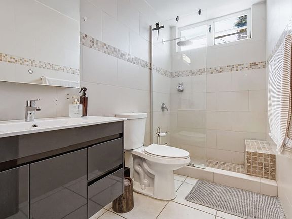 4th image of 227 Calle Thebe Unit J31