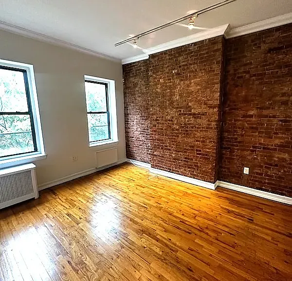 906 Amsterdam Ave #5D — Photo 2