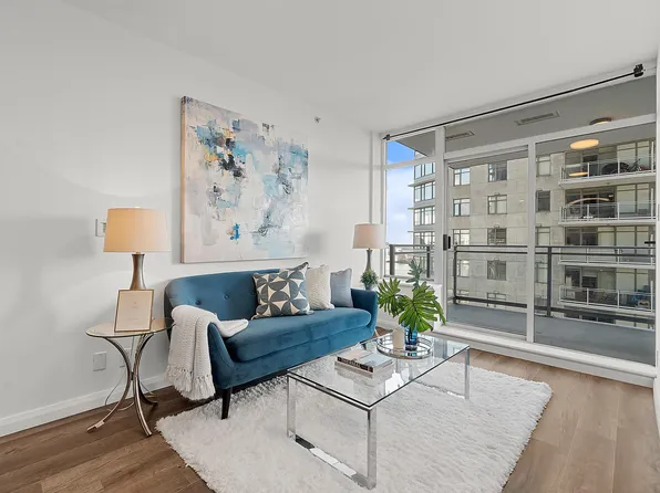 892 Carnarvon St #2010, New Westminster, BC V3M 0C5