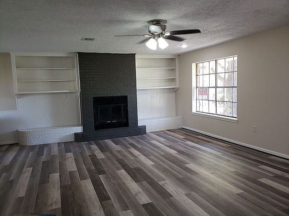 Spacious living room. 