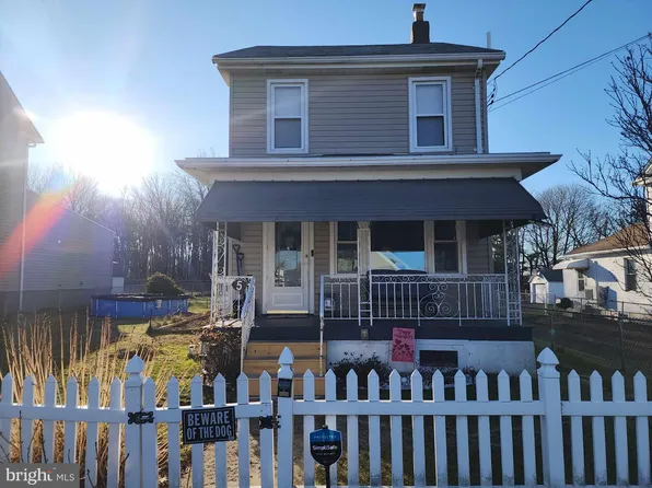 5 1st St, Kelayres, PA 18231