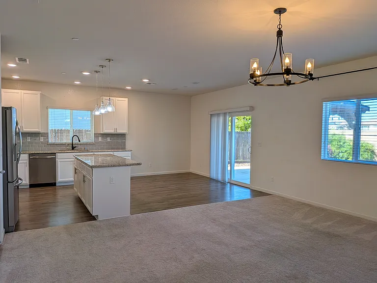 509 Glory Ct — Photo 14