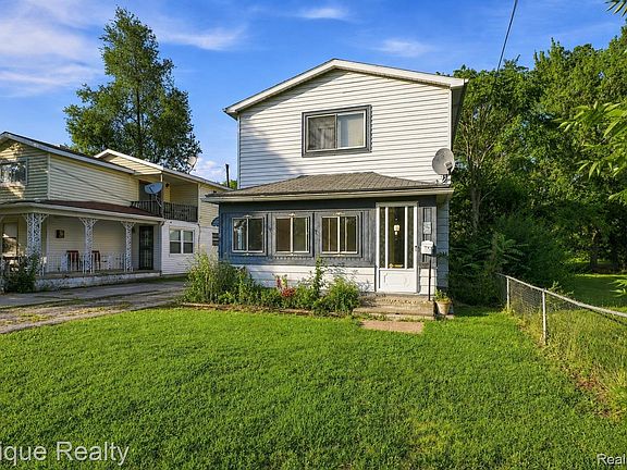 2nd image of 1243 E 1st St