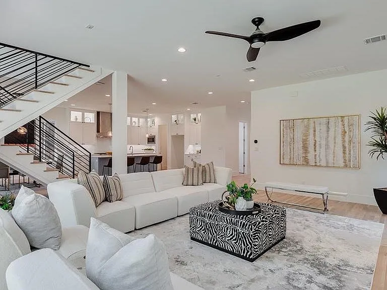 6135 Velasco Ave — Photo 105