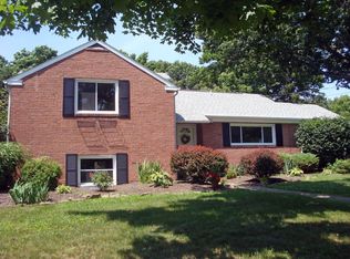 3608 Centerfield Rd, Harrisburg, PA 17109