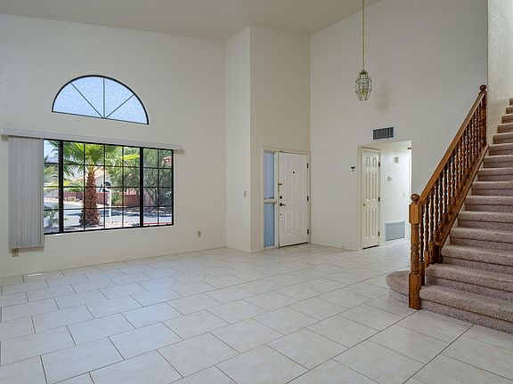 4th image of 10271 N Oak Knoll Ln
