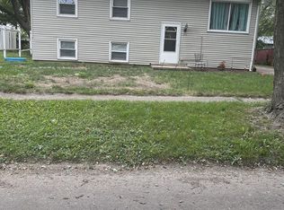 1510 Queens Way, Champaign, IL 61820