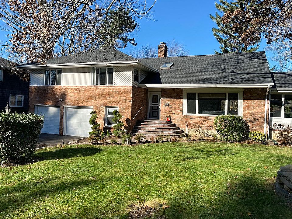 37 Pool Drive
Roslyn Pines 