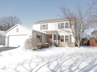 511 Centerfield Dr, Maumee, OH 43537