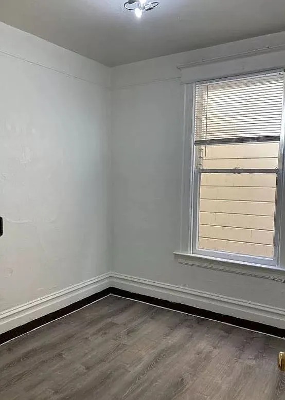 1226 Grant Avenue — Photo 2