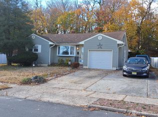 6 Nicholas Ct, Milltown, NJ 08850