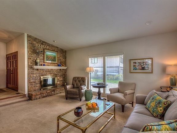 2nd image of 614 S Liberty Cir