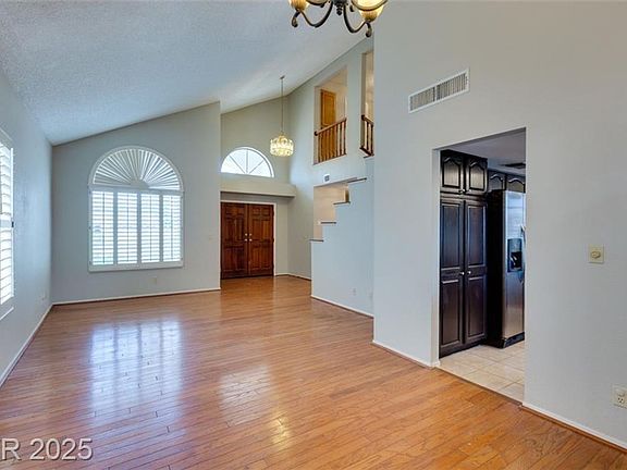 5th image of 292 Kershner Ct