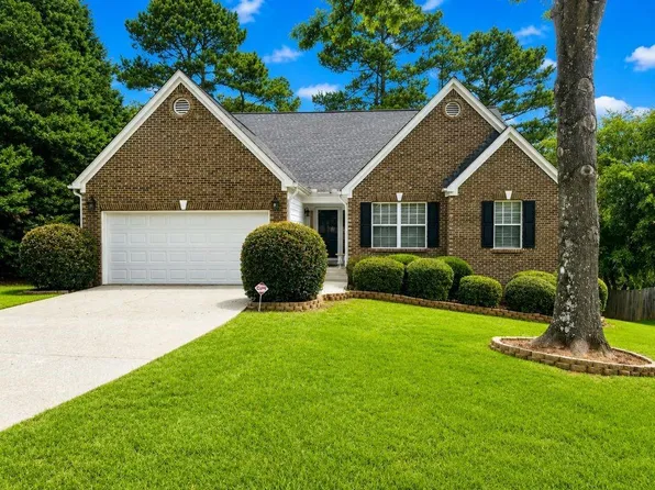 955 Pebble Bend Dr, Grayson, GA 30017