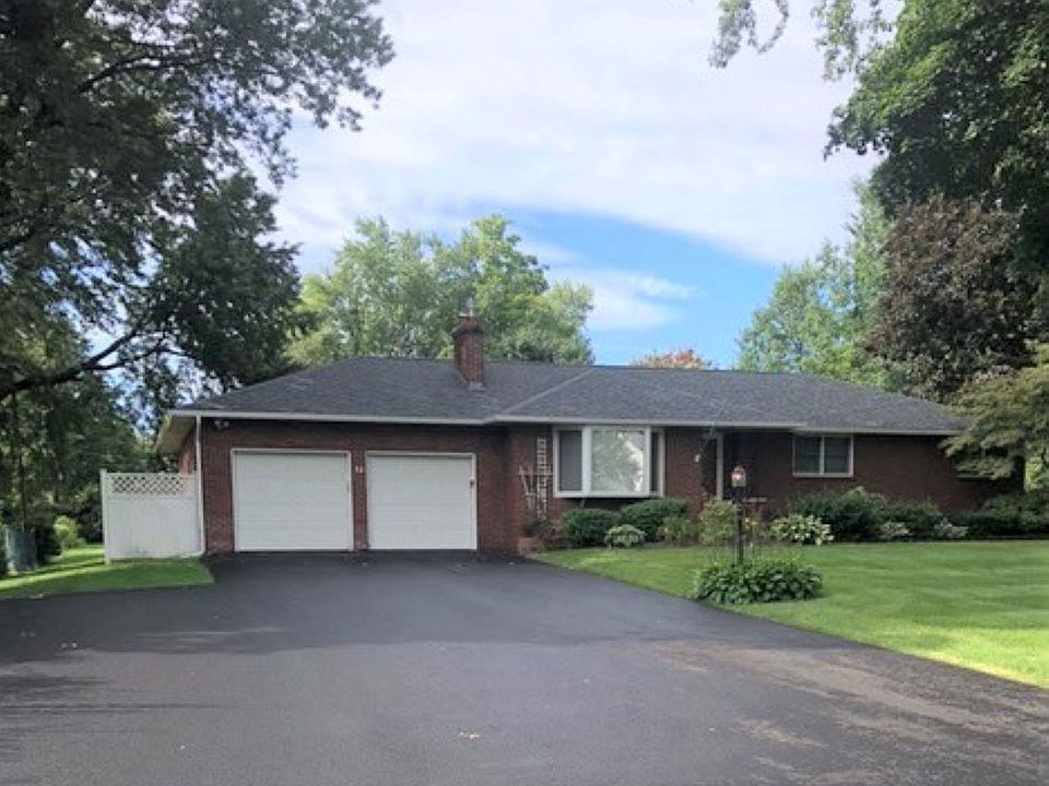 1st image of 12 Fernwood Dr