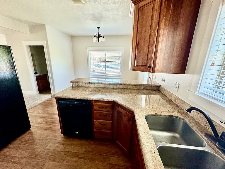 177 S 4 W — Photo 6