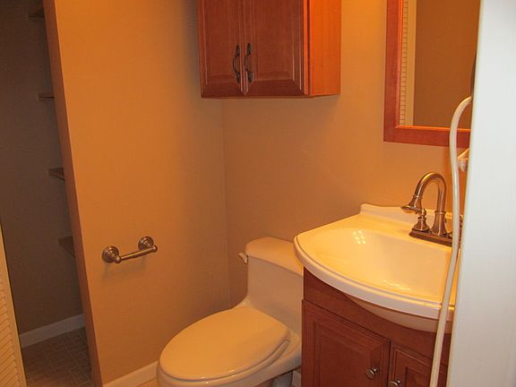 5th image of 505 Redondo Dr APT 409