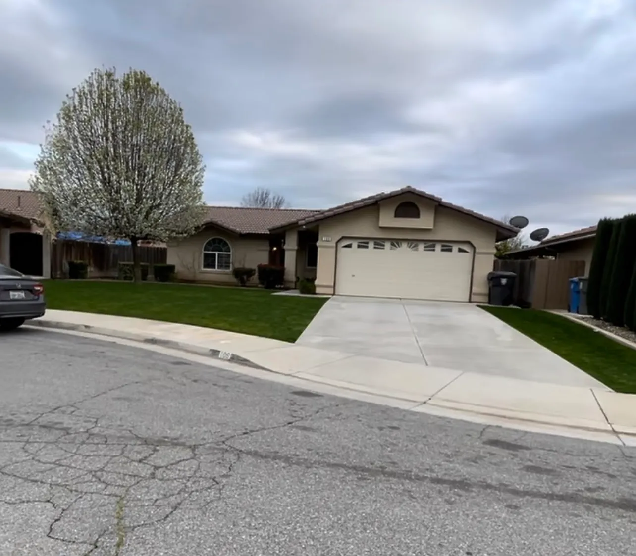 3 bed, 1310 sqft, $2,350 — Photo 3