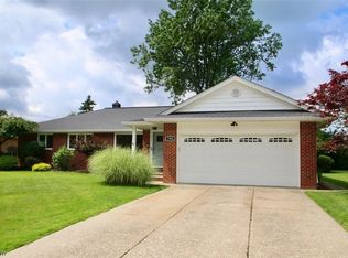 1906 Aldersgate Dr, Lyndhurst, OH