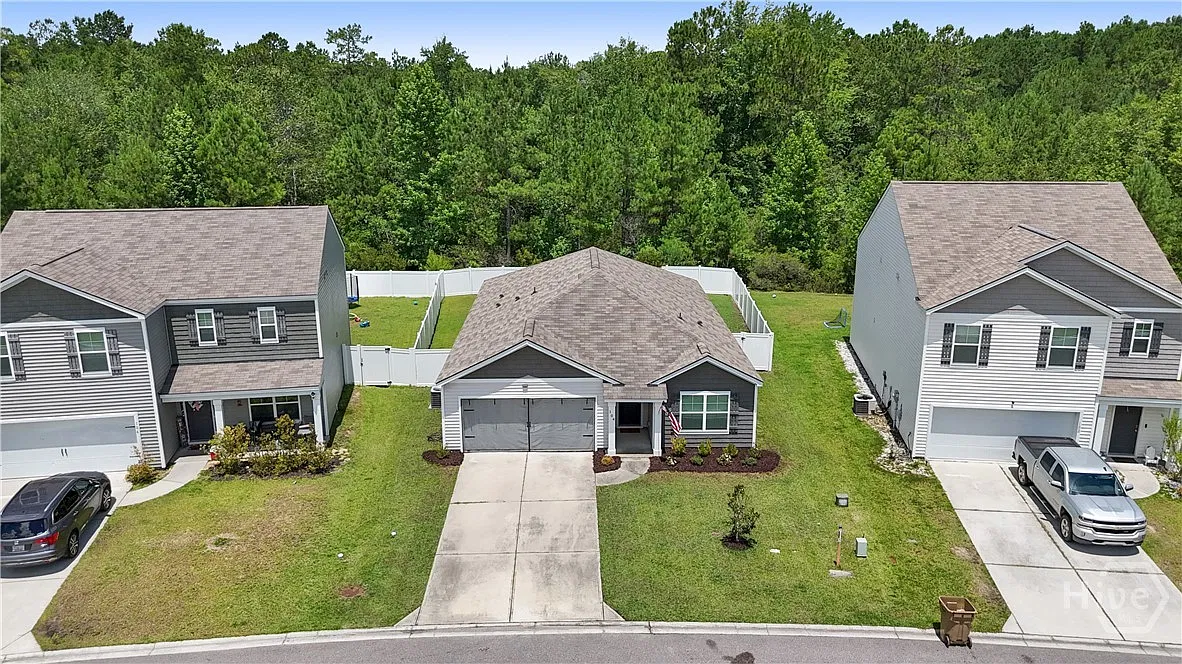 3 bed, 2.0 bath, 1578 sqft, $2,250 — Photo 2