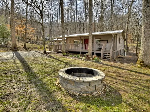 4326 White Oak Dr, Hiawassee, GA 30546