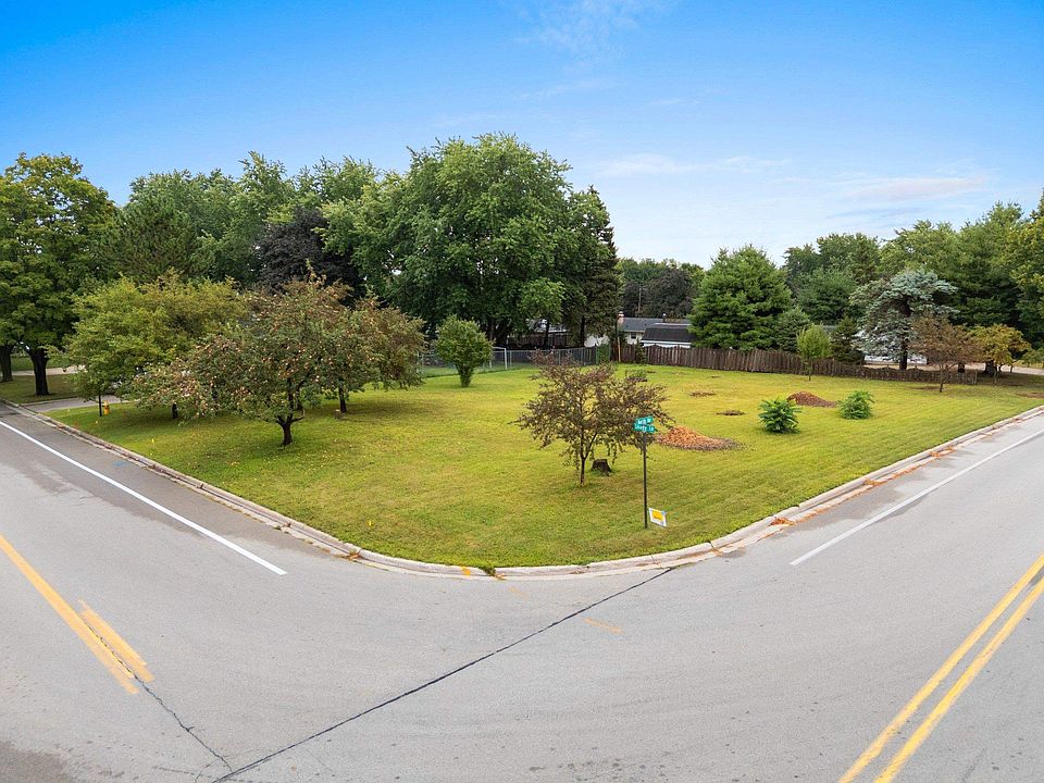 1st image of Shady Ln