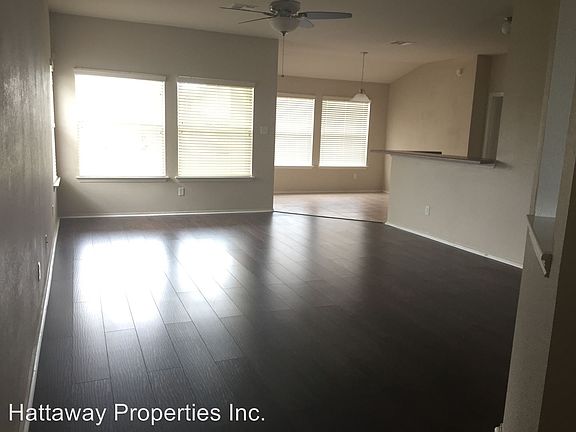 4th image of 5208 Golden Gate Dr