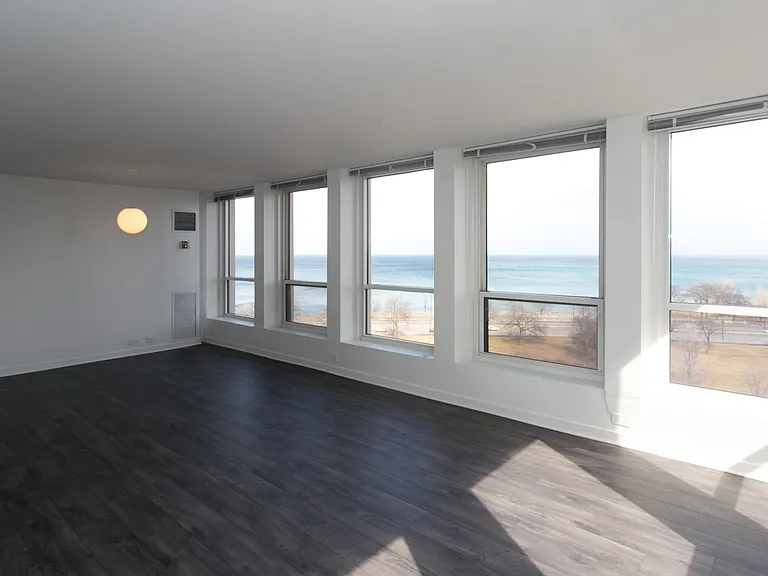Dining/Living room