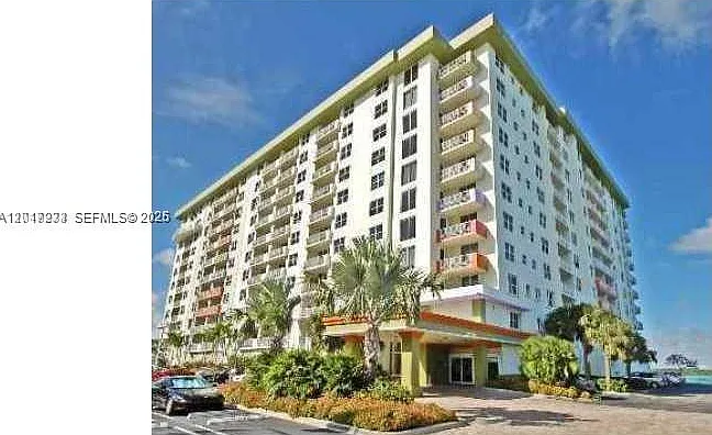 10350 W Bay Harbor Dr #10N — Photo 5
