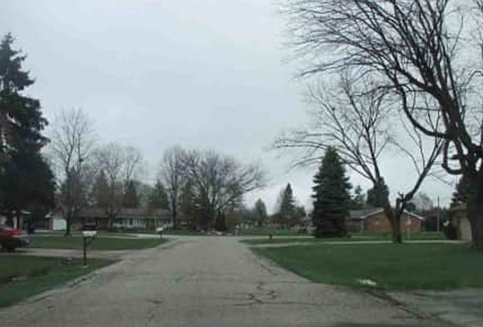Exterior Neighborhood (street photo)