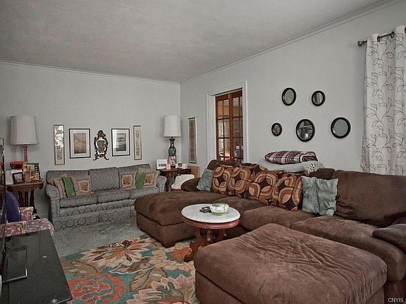 3rd image of 108 Huntleigh Ave