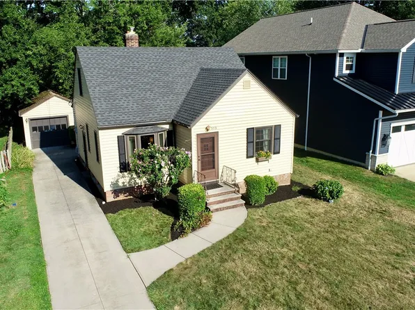 513 Kenilworth Rd, Bay Village, OH 44140