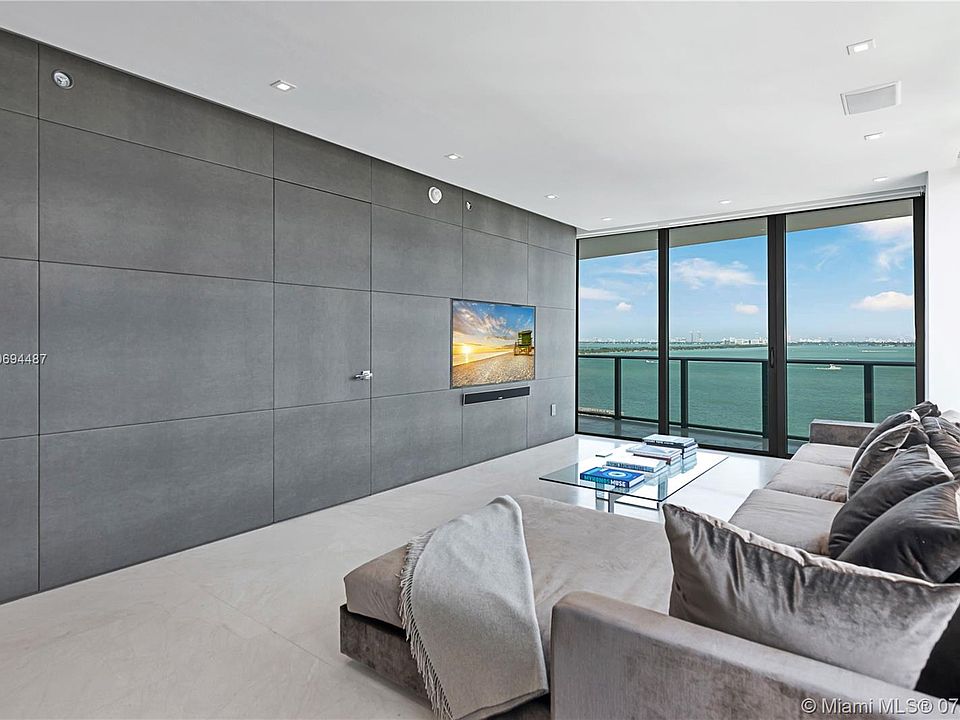 Home For Sale In Icon Bay