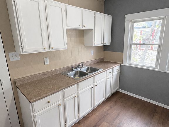 4th image of 13605 Gainsboro Ave #Up