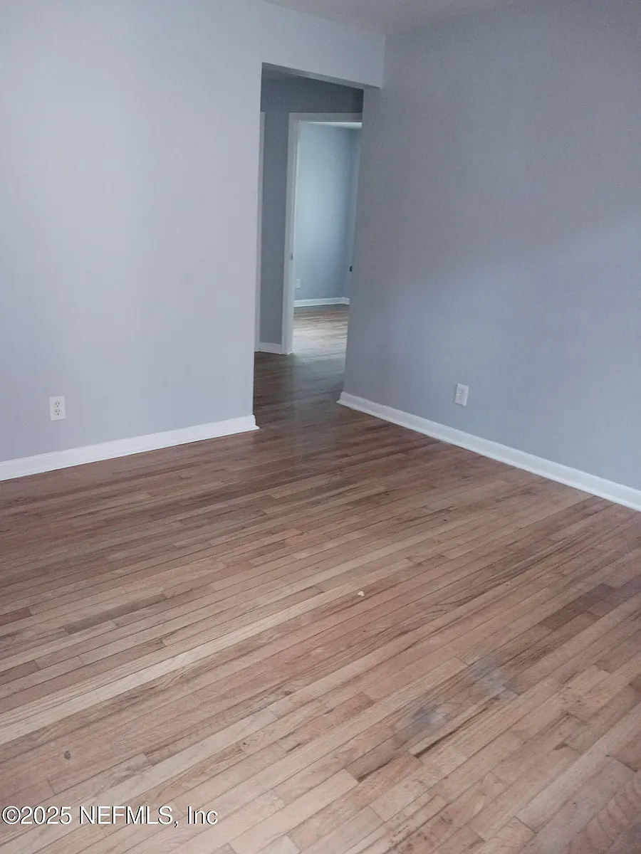 Building Photo - 1151 W 25th St #2