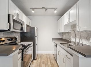 Halston, Dallas, TX 75228