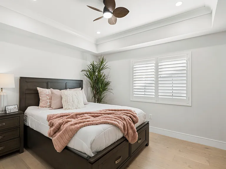 4652 Charnock Dr — Photo 16
