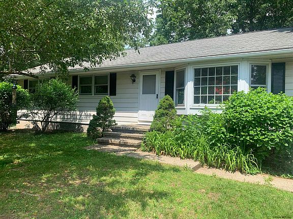 5th image of 23 Denkers Dr